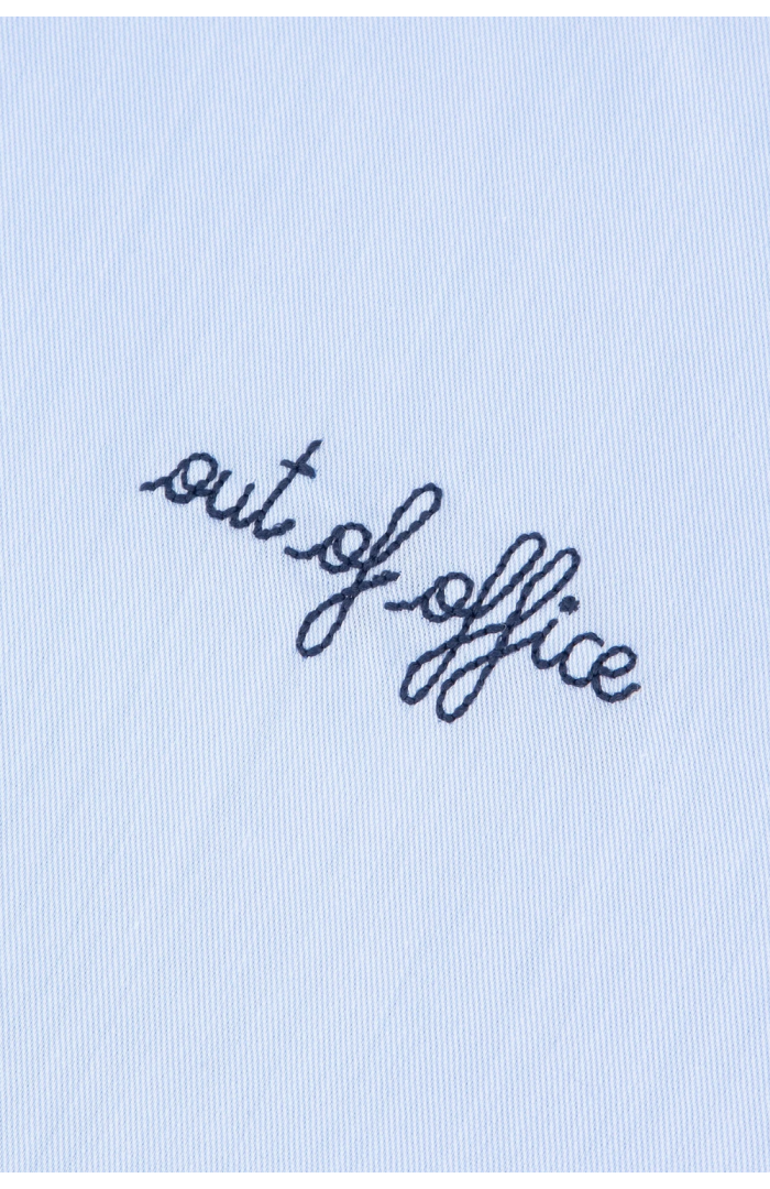 Chemise out of office