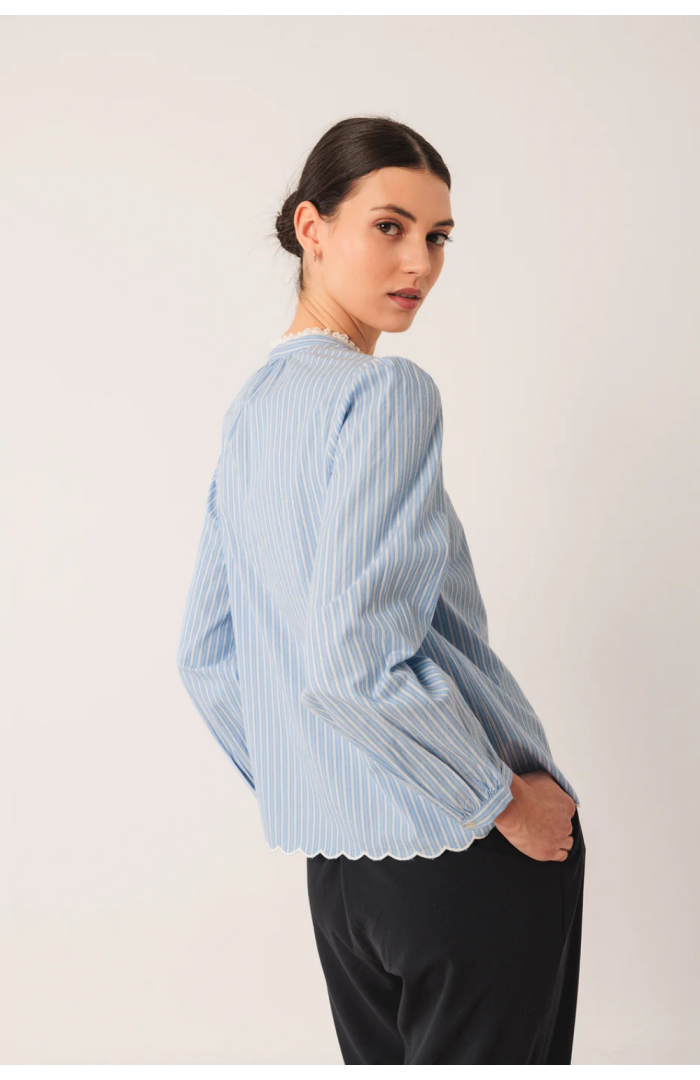 Blouse brodée popeline